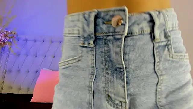 Snapshot of GysellHanson chatting on November 30, 11:36 am GysellHanson online show from November 30, 11:36 am