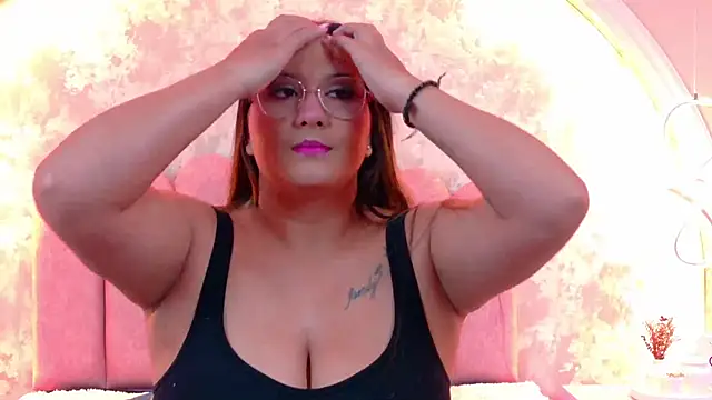 MiaLaurents online show from November 30, 5:33 am