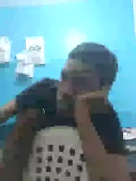 Snapshot of coyeye chatting on December 22, 2:27 pm coyeye online show from December 22, 2:27 pm