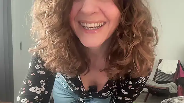 leahsparkles online show from March 17, 3:15 pm