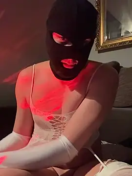 Snapshot of DiamondZar77038 chatting on January 11, 5:40 pm DiamondZar77038 online show from January 11, 5:40 pm