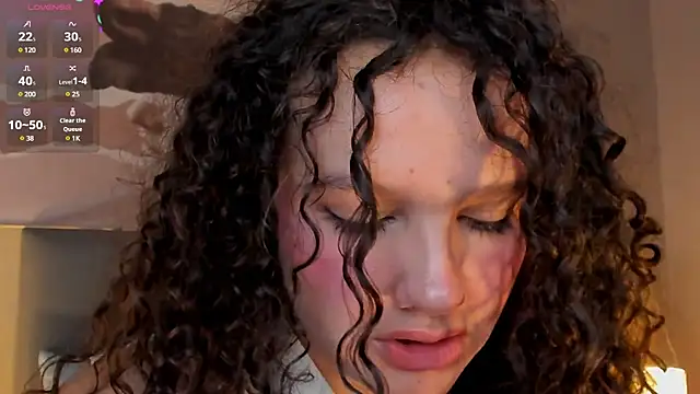 LucyLovelyy online show from March 4, 2:49 am