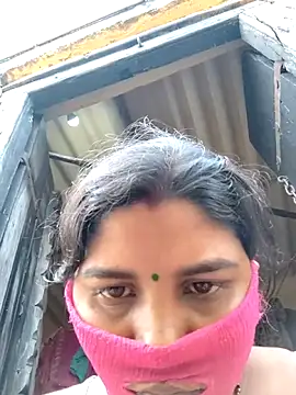 Snapshot of sweet_suman chatting on November 21, 4:22 am sweet suman online show from November 21, 4:22 am