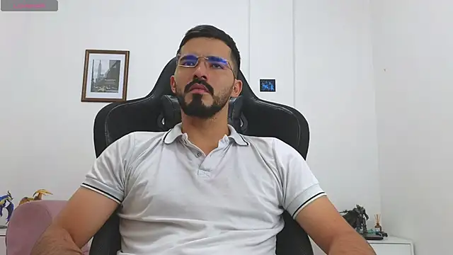 Snapshot of Massimoo_07 chatting on October 23, 7:12 pm Massimoo 07 online show from October 23, 7:12 pm