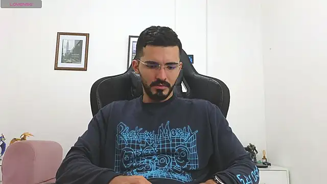 Snapshot of Massimoo_07 chatting on October 24, 4:14 pm Massimoo 07 online show from October 24, 4:14 pm