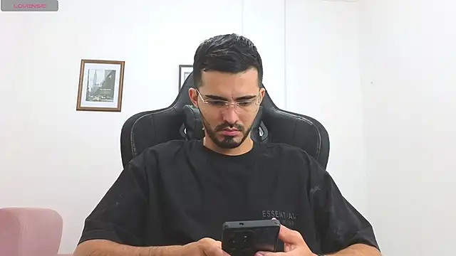 Snapshot of Massimoo_07 chatting on October 27, 3:05 pm Massimoo 07 online show from October 27, 3:05 pm