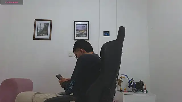 Snapshot of Massimoo_07 chatting on November 7, 7:25 pm Massimoo 07 online show from November 7, 7:25 pm