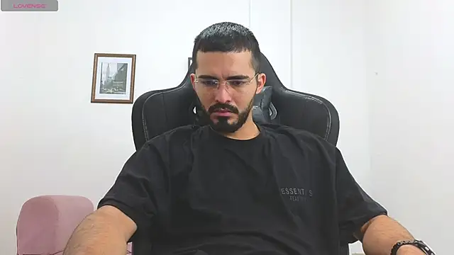 Snapshot of Massimoo_07 chatting on December 3, 4:38 pm Massimoo 07 online show from December 3, 4:38 pm