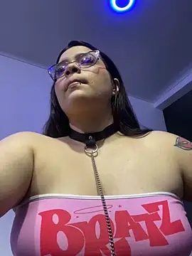 Snapshot of Sophia_cyrus11 chatting on December 24, 1:59 am Sophia cyrus11 online show from December 24, 1:59 am