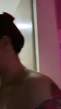 Snapshot of Sophia_cyrus11 chatting on November 21, 11:36 pm Sophia cyrus11 online show from November 21, 11:36 pm