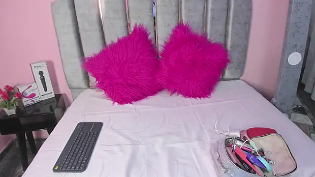 Snapshot of paris_noa chatting on September 26, 7:29 pm paris noa online show from September 26, 7:29 pm