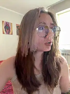 Snapshot of Sabrina_shells chatting on May 11, 9:26 am Sabrina shells online show from May 11, 9:26 am