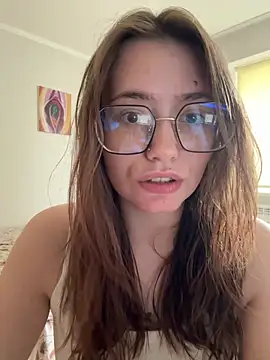 Snapshot of Sabrina_shells chatting on May 30, 9:28 am Sabrina shells online show from May 30, 9:28 am