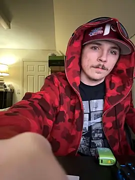 Snapshot of jones20030 chatting on December 23, 8:33 am jones20030 online show from December 23, 8:33 am