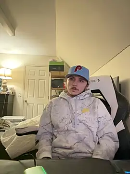 Snapshot of jones20030 chatting on December 24, 4:44 am jones20030 online show from December 24, 4:44 am