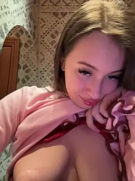 Snapshot of AndreaMood chatting on February 1, 9:54 am AndreaMood online show from February 1, 9:54 am