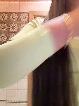 Snapshot of AndreaMood chatting on February 8, 7:15 am AndreaMood online show from February 8, 7:15 am