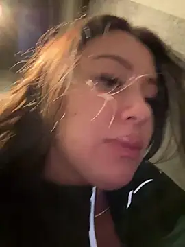 Snapshot of AndreaMood chatting on February 15, 6:44 am AndreaMood online show from February 15, 6:44 am