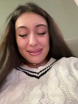 Snapshot of AndreaMood chatting on February 22, 11:02 am AndreaMood online show from February 22, 11:02 am