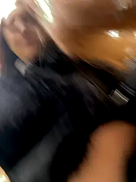 Snapshot of AndreaMood chatting on October 12, 6:23 am AndreaMood online show from October 12, 6:23 am