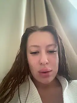 Snapshot of AndreaMood chatting on October 28, 1:20 am AndreaMood online show from October 28, 1:20 am