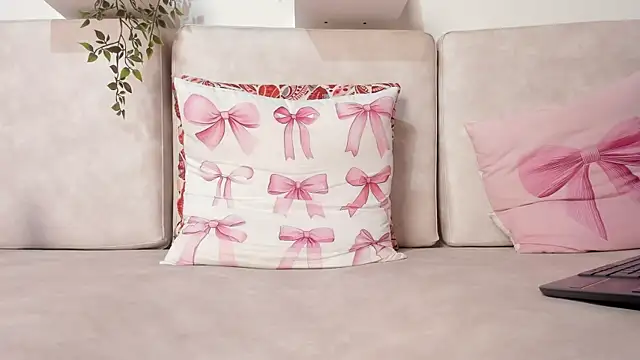 Snapshot of Carolina_Burninng chatting on March 8, 2:23 am Carolina Burninng online show from March 8, 2:23 am