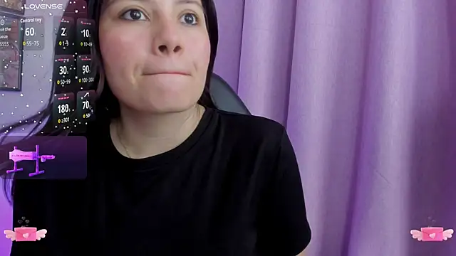 Snapshot of Carolina_Burninng chatting on September 22, 10:34 pm Carolina Burninng online show from September 22, 10:34 pm