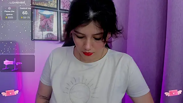 Snapshot of Carolina_Burninng chatting on September 24, 8:45 pm Carolina Burninng online show from September 24, 8:45 pm