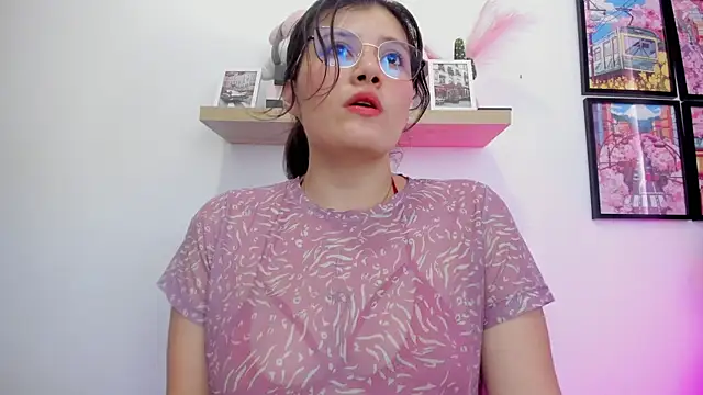 Snapshot of Carolina_Burninng chatting on September 27, 8:58 pm Carolina Burninng online show from September 27, 8:58 pm