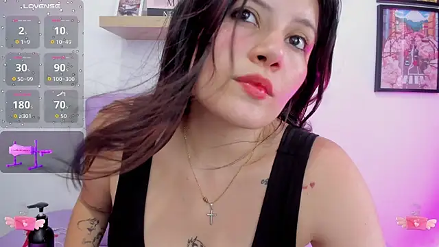 Snapshot of Carolina_Burninng chatting on October 2, 9:00 pm Carolina Burninng online show from October 2, 9:00 pm