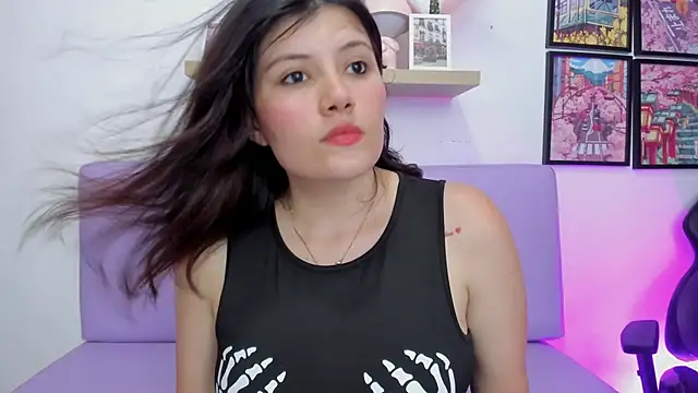 Snapshot of Carolina_Burninng chatting on October 6, 8:28 pm Carolina Burninng online show from October 6, 8:28 pm