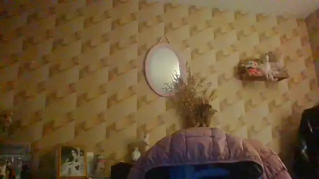 Snapshot of BELLAMORGANE1 chatting on December 24, 7:00 pm BELLAMORGANE1 online show from December 24, 7:00 pm