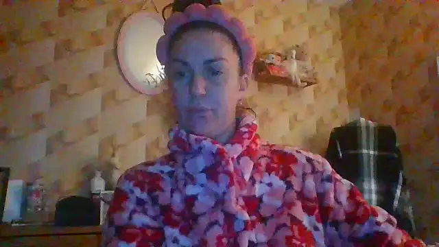 Snapshot of BELLAMORGANE1 chatting on December 28, 4:41 pm BELLAMORGANE1 online show from December 28, 4:41 pm