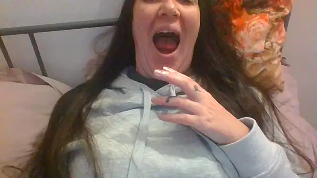 Snapshot of BELLAMORGANE1 chatting on January 23, 5:21 pm BELLAMORGANE1 online show from January 23, 5:21 pm