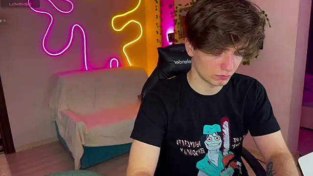 RobertAndLinela online show from March 14, 11:12 am