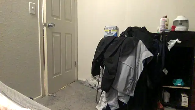 Snapshot of bubblebut420 chatting on November 21, 1:10 pm bubblebut420 online show from November 21, 1:10 pm