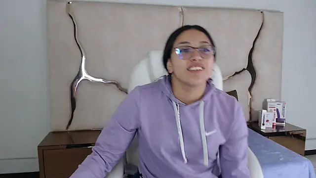 IsabellRodriguez18 online show from March 5, 4:13 am