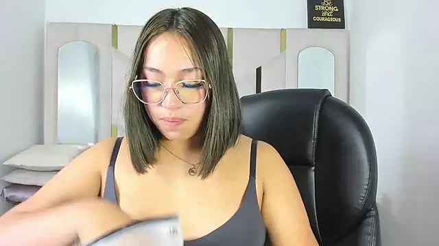 IsabellRodriguez18 online show from February 13, 3:57 am