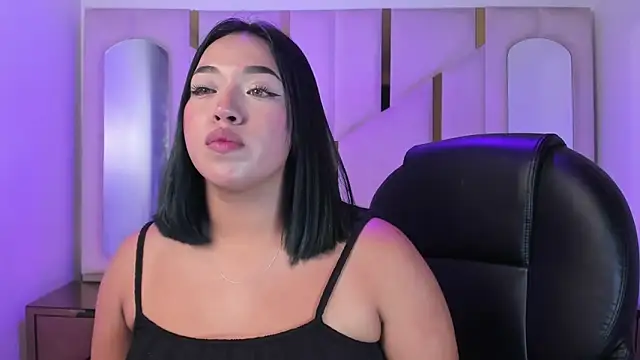 IsabellRodriguez18 online show from May 14, 3:24 am