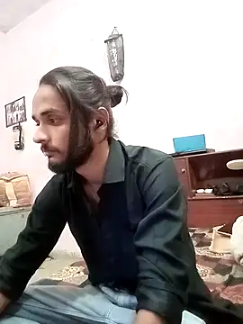 Snapshot of IamRentedBoybfriend chatting on February 13, 5:44 pm IamRentedBoybfriend online show from February 13, 5:44 pm