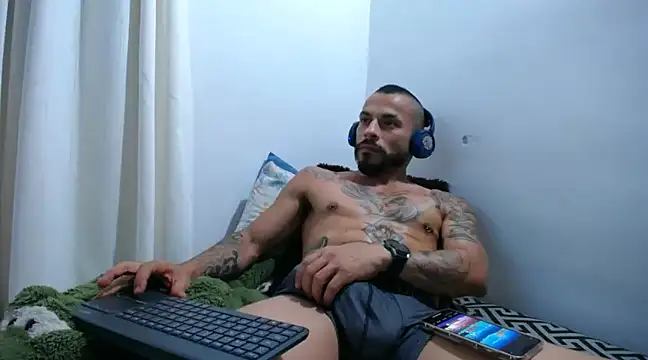 callme douglas online show from January 28, 11:28 pm