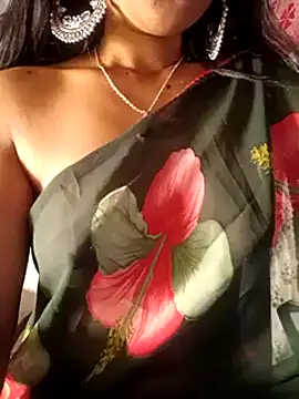 Snapshot of sexyhoney27 chatting on February 19, 8:33 am sexyhoney27 online show from February 19, 8:33 am