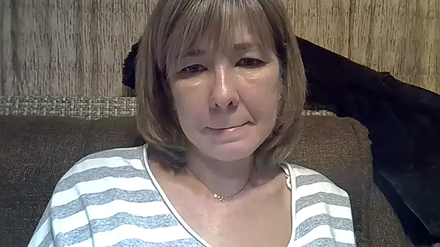 Snapshot of EllaJohnsonX chatting on December 29, 7:00 pm EllaJohnsonX online show from December 29, 7:00 pm