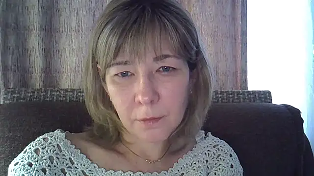 Snapshot of EllaJohnsonX chatting on January 4, 7:55 am EllaJohnsonX online show from January 4, 7:55 am