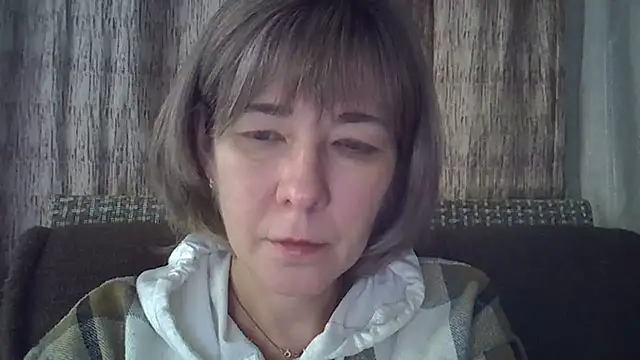 Snapshot of EllaJohnsonX chatting on January 5, 7:17 pm EllaJohnsonX online show from January 5, 7:17 pm