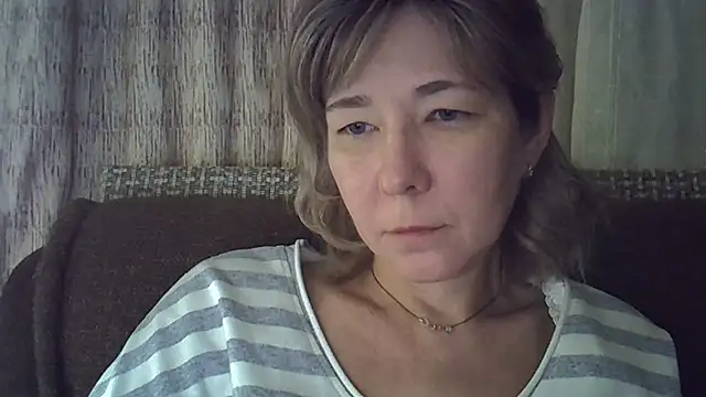 Snapshot of EllaJohnsonX chatting on January 12, 8:14 pm EllaJohnsonX online show from January 12, 8:14 pm