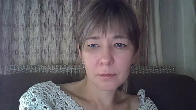 Snapshot of EllaJohnsonX chatting on January 18, 3:20 am EllaJohnsonX online show from January 18, 3:20 am