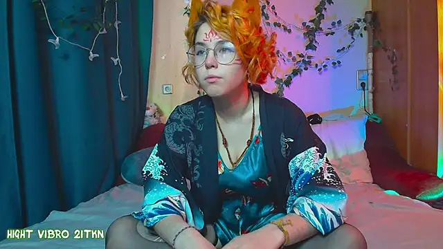 TrickyKitsune online show from March 14, 2:19 pm