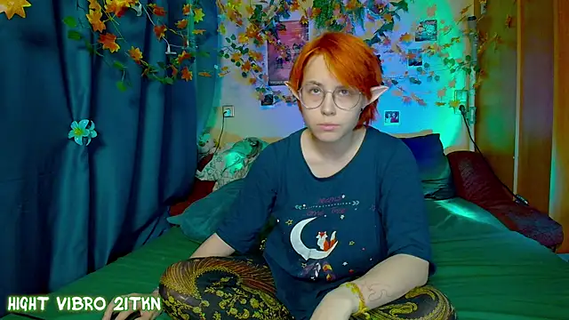 TrickyKitsune online show from November 3, 1:45 pm