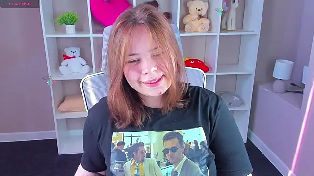 Snapshot of EricaElliott chatting on April 29, 9:35 am EricaElliott online show from April 29, 9:35 am
